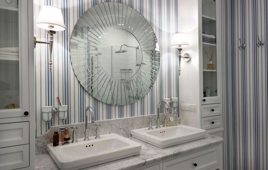 How to arrange a bathroom ensuring adequate lighting?