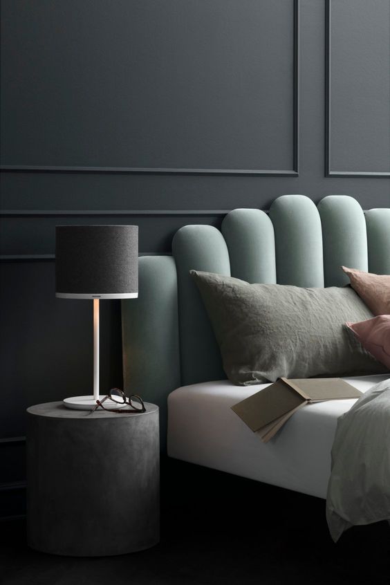 Pantone New Light Collection - Bedste lampestile billeder | Pantone's Light Collection er skabt i samarbejde med det danske firma e3light og tilbyder fem stilarter at vælge imellem, herunder drop pendler, pendellamper, lampeskærme, "Antares" gulvlampen og "Capella" bordlampen.